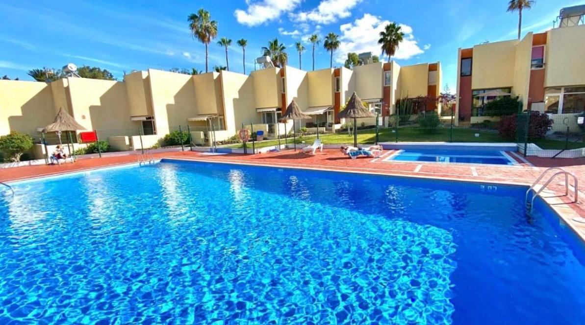 פלאייה דה לאס אמריקס El Cortijo Bungallows מראה חיצוני תמונה
